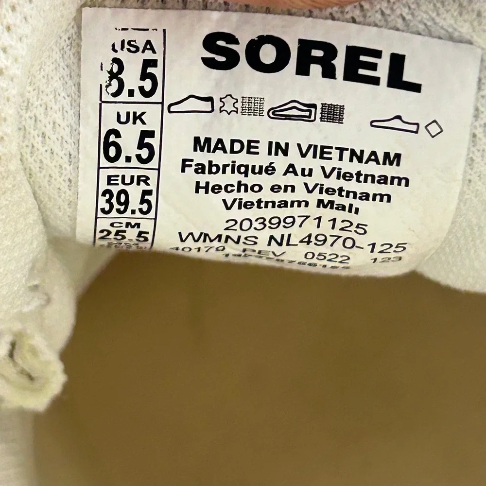 Sorel Out N About III Low Sneakers Women 8.5 Sea Salt Waterproof Gorpcore NL4970